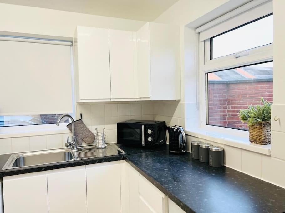 New Fully Furnished Cosy Home Balderton Buitenkant foto